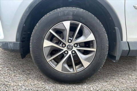 2016 Toyota RAV4 Hybrid XLE