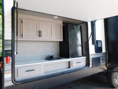 2023 Coleman Lantern 337 BH