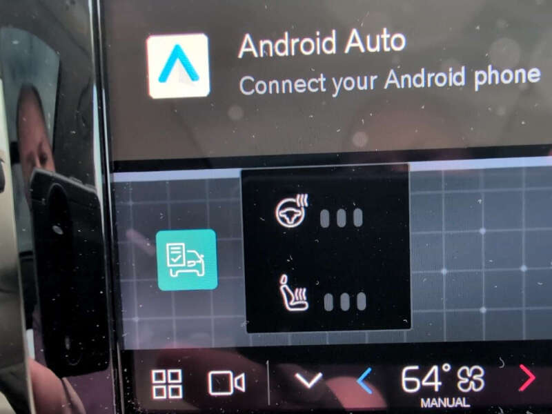 2025 Volvo XC60 T8 Plus Dark Theme