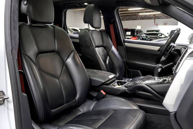 2016 Porsche Cayenne GTS