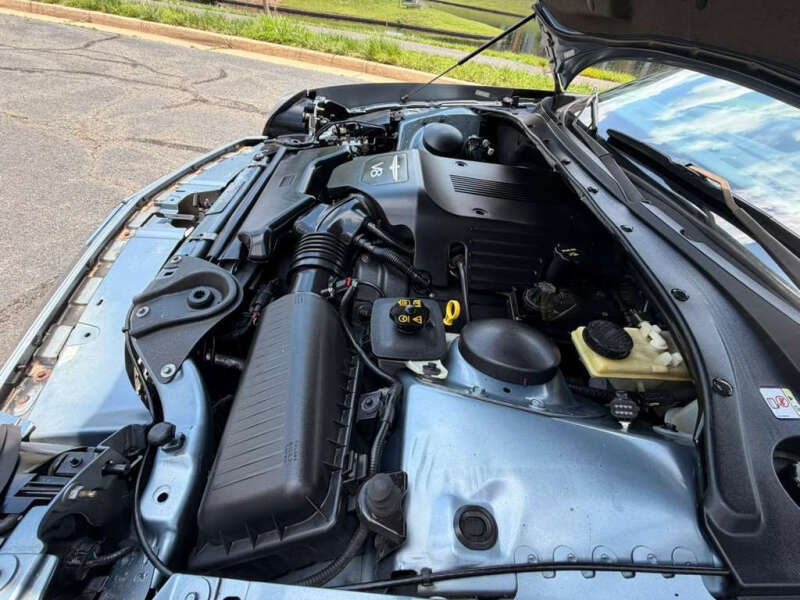 2005 Ford Thunderbird Deluxe