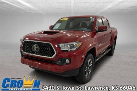 2018 Toyota Tacoma for sale at Crown Automotive of Lawrence Kansas in Lawrence KS