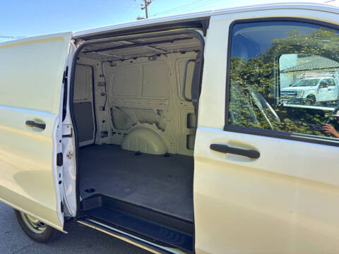 2017 Mercedes-Benz Metris Worker Cargo