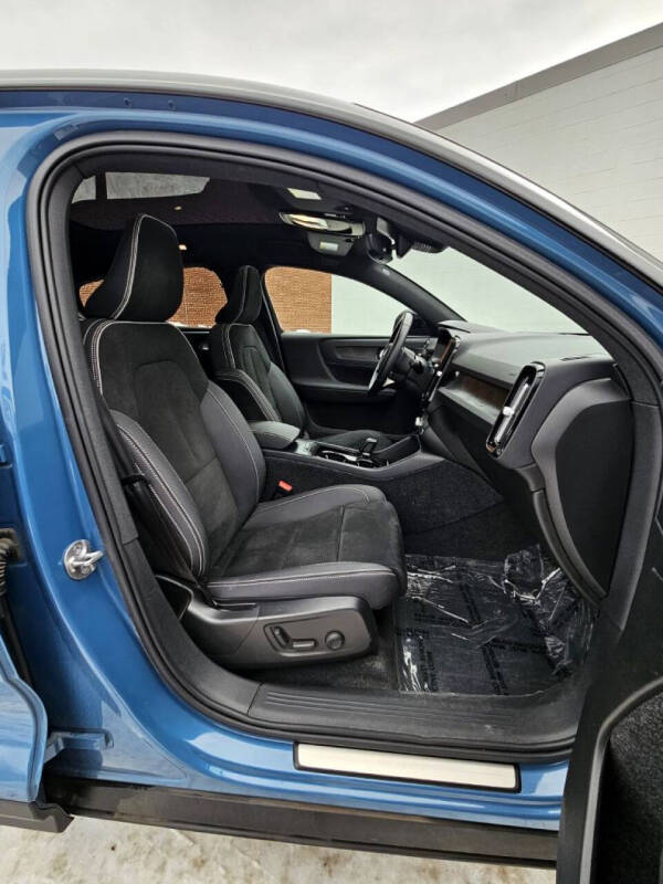 2022 Volvo C40 Recharge Pure Electric P8