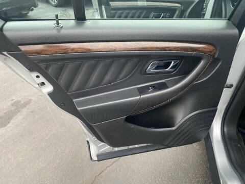 2018 Ford Taurus Limited