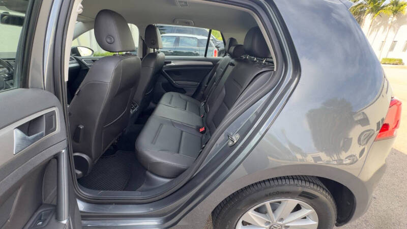 2015 Volkswagen Golf TSI SE
