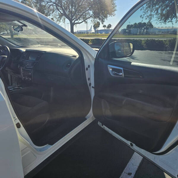 2019 Nissan Pathfinder S