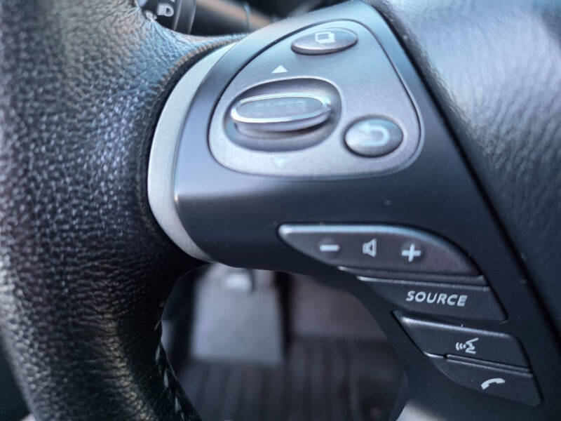 2013 Nissan Pathfinder Platinum