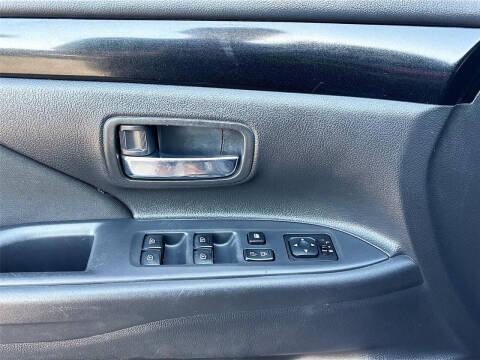 2020 Mitsubishi Outlander ES