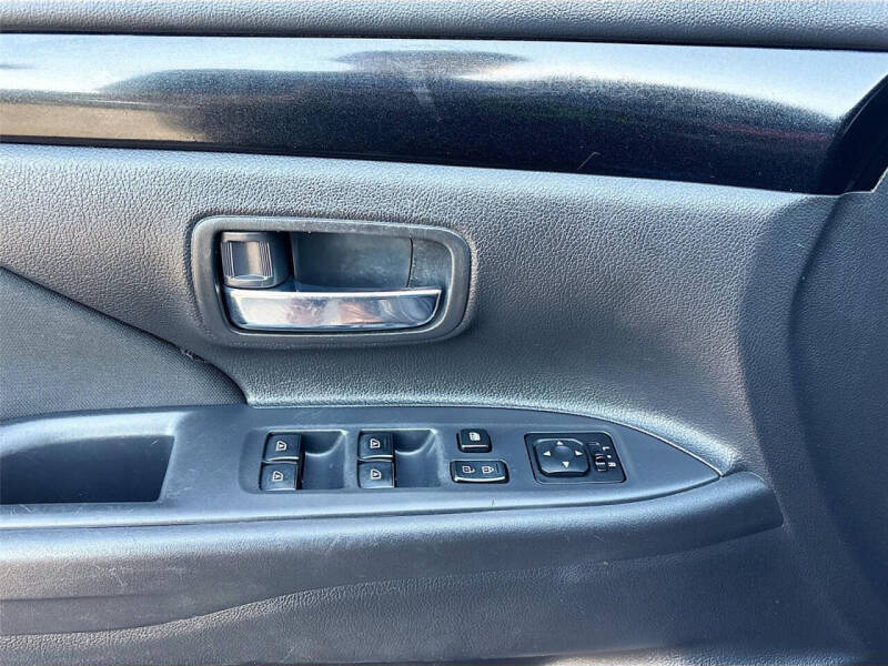 2020 Mitsubishi Outlander ES