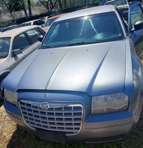 2006 Chrysler 300 for sale at Ody's Autos in Houston TX