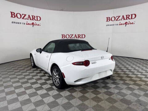 2016 Mazda MX-5 Miata Sport