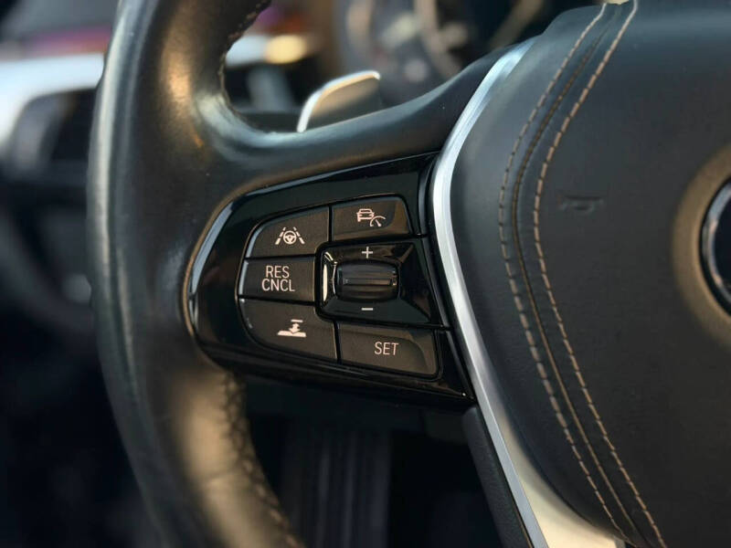 2019 BMW 5 Series 530i