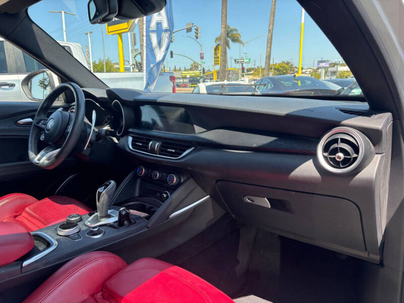 2022 Alfa Romeo Stelvio Sprint