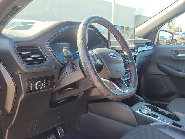 2023 Ford Escape ST-Line Select