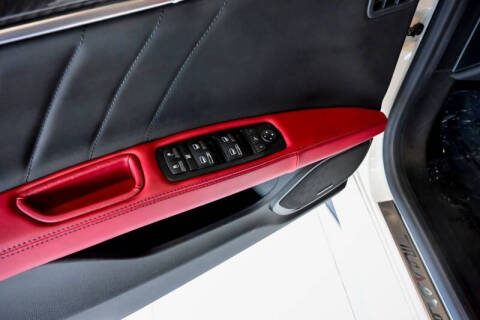 2022 Maserati Ghibli Modena Q4