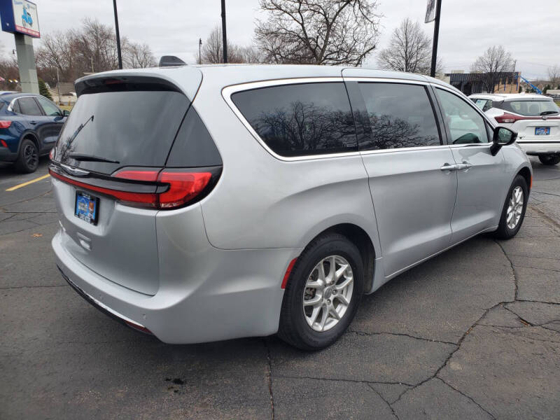 2024 Chrysler Pacifica Touring L