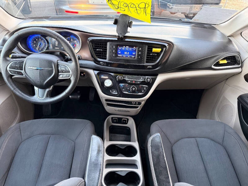 2017 Chrysler Pacifica Touring