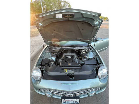 2004 Ford Thunderbird