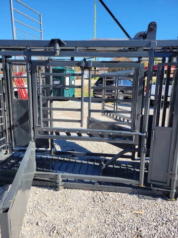 2025 Cattleman Manual w/Solid Floor