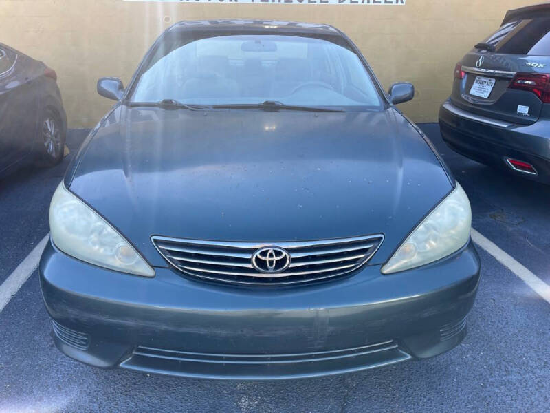 2005 Toyota Camry LE