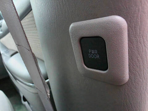 2009 Toyota Sienna LE 7-Passenger