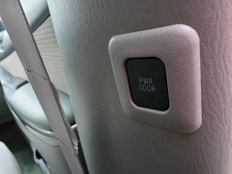 2009 Toyota Sienna LE 7-Passenger