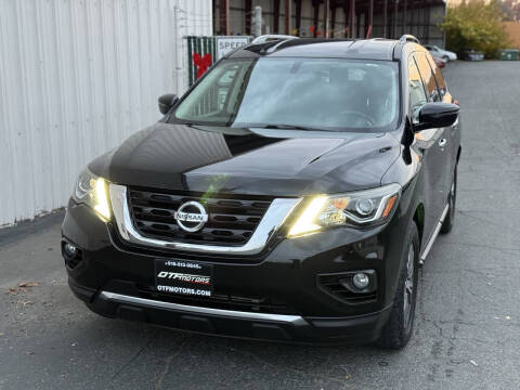 2018 Nissan Pathfinder SV