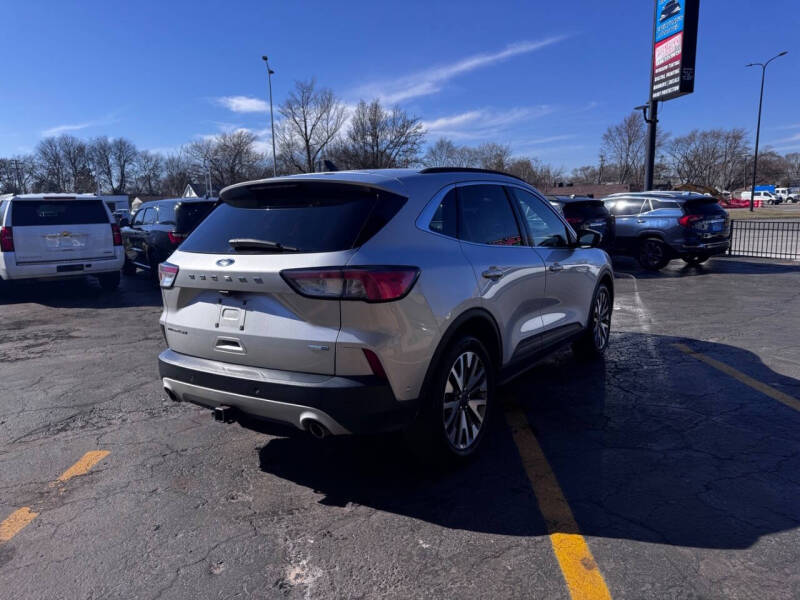 2020 Ford Escape Titanium