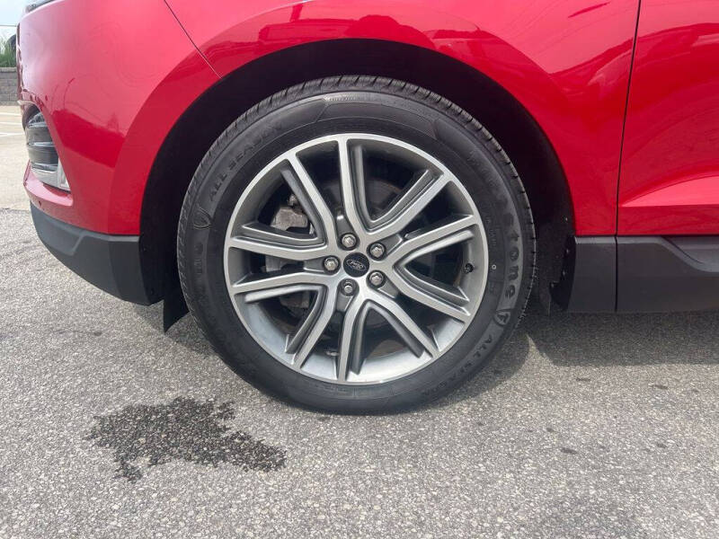 2024 Ford Edge Titanium