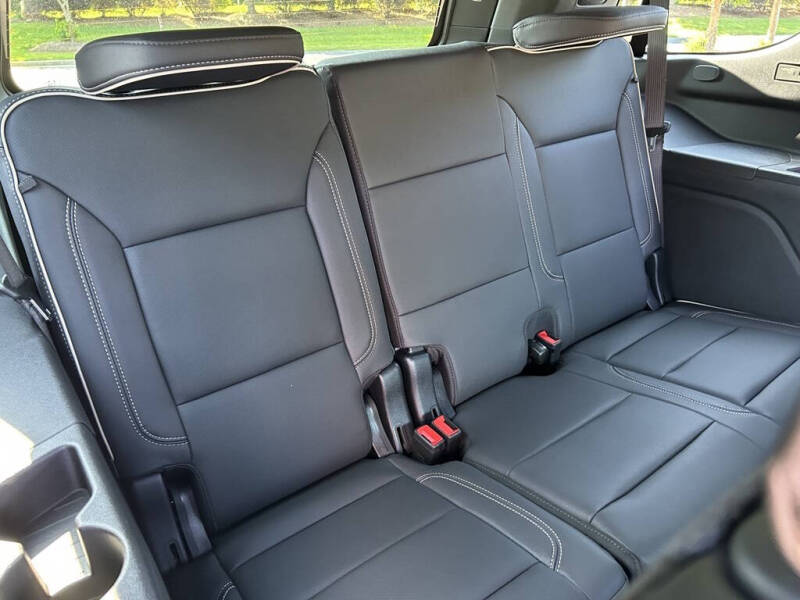 2025 GMC Yukon Elevation