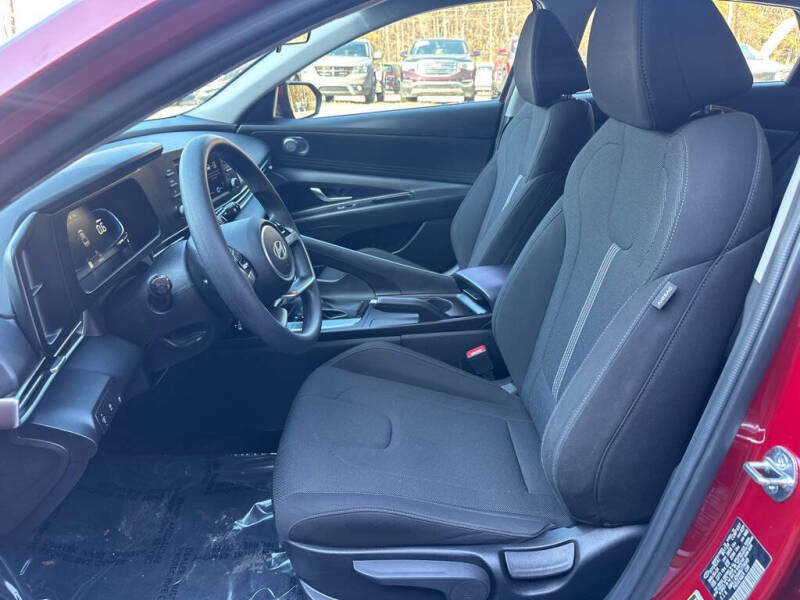 2024 Hyundai Elantra SE