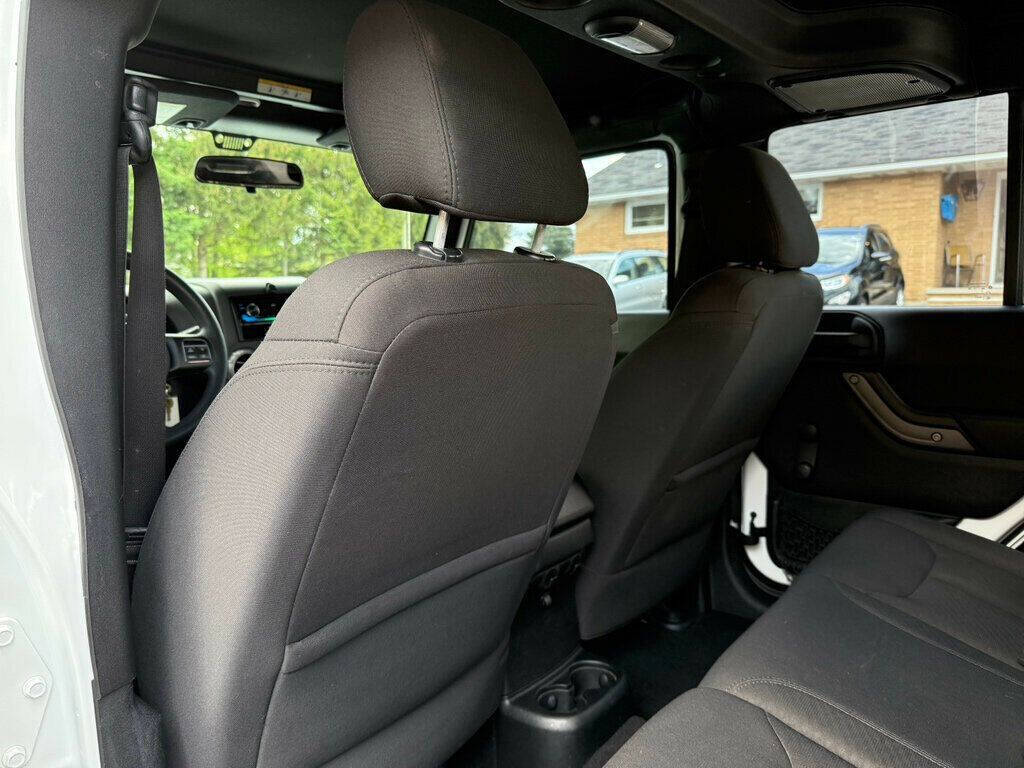 2015 Jeep Wrangler Unlimited 40