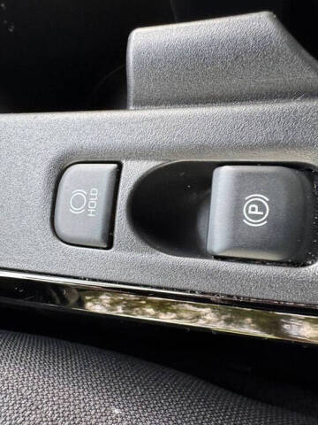 2024 Toyota Corolla Hatchback SE