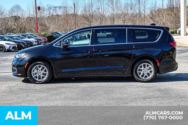 2024 Chrysler Pacifica Touring L