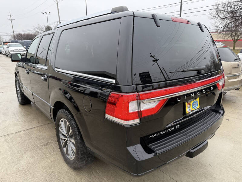 2017 Lincoln Navigator L Select