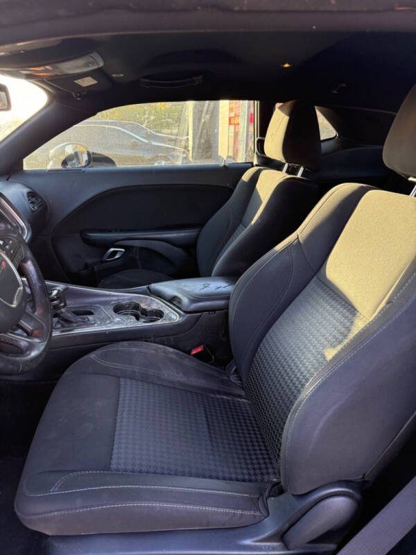 2017 Dodge Challenger SXT