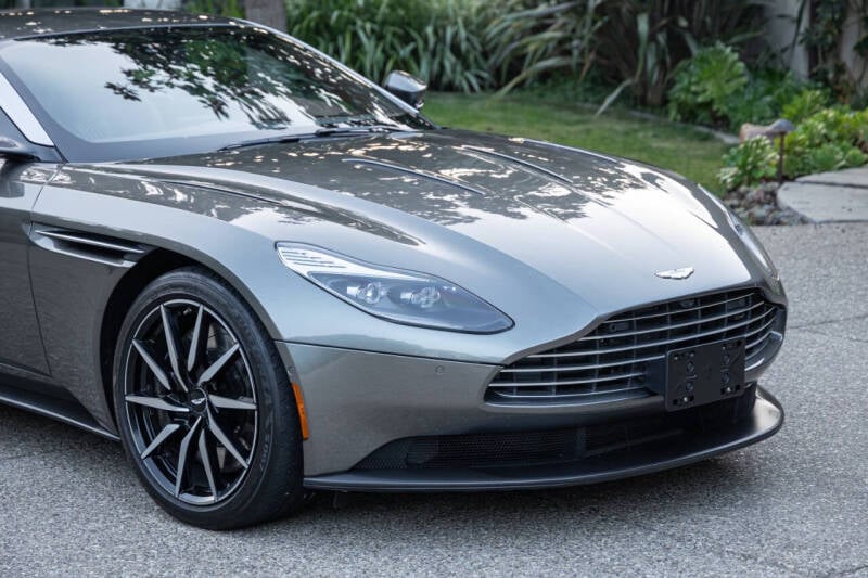 2018 Aston Martin DB11 Base photo 29