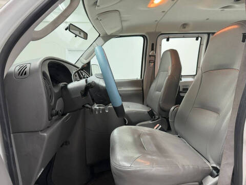 2003 Ford E-Series E-350 SD XL
