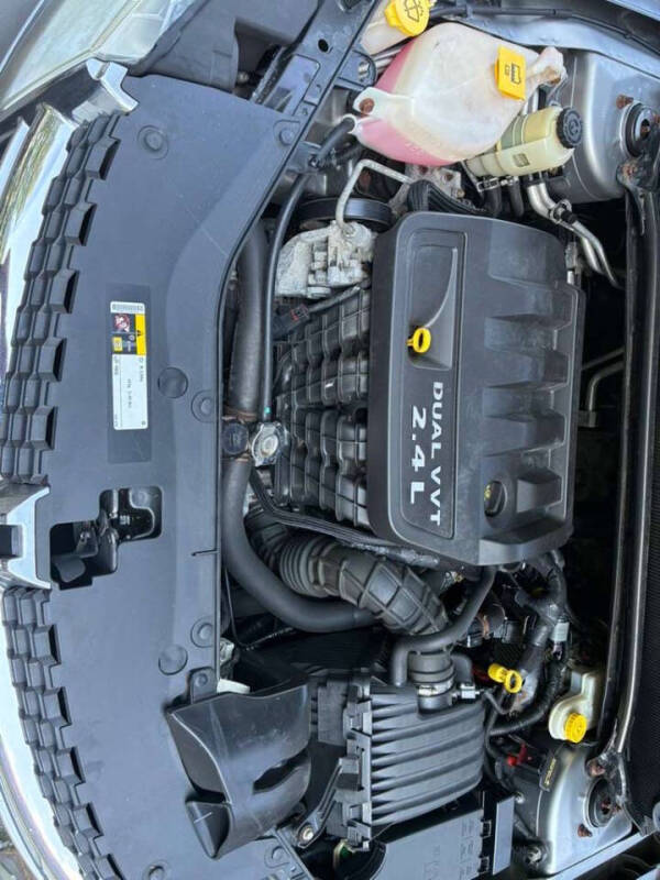 2013 Dodge Avenger SE