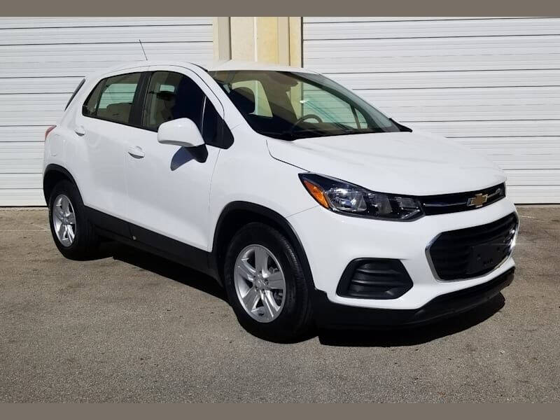 2020 Chevrolet Trax LS photo 3