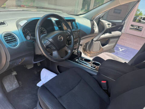 2016 Nissan Pathfinder SV