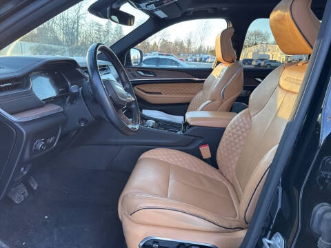 2022 Jeep Grand Cherokee Summit