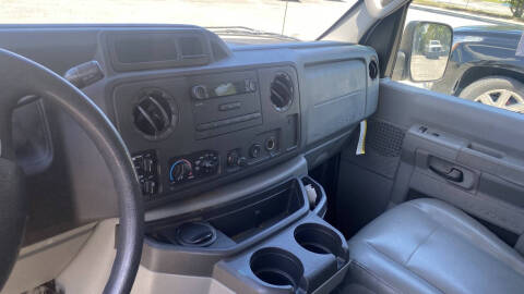 2009 Ford E-Series E-350 SD XLT