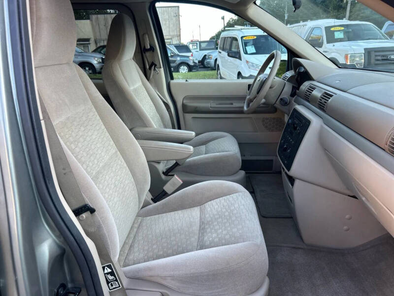 2004 Ford Freestar SE