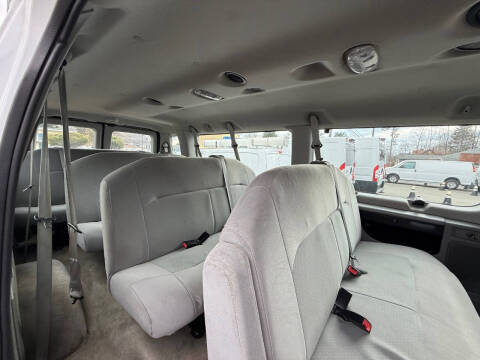 2014 Ford E-Series E-350 SD XLT