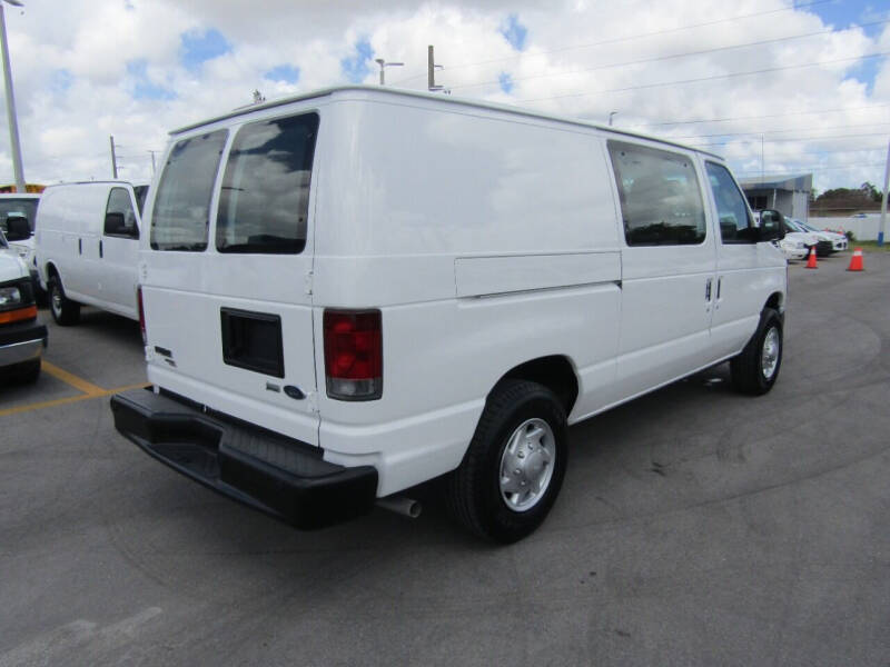 2011 Ford E-Series E-150