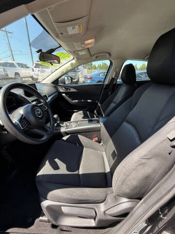 2017 Mazda MAZDA3 Sport