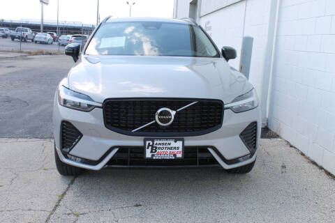 2024 Volvo XC60 B5 Core Dark Theme