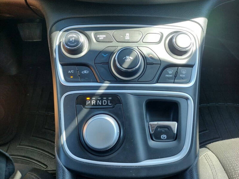 2016 Chrysler 200 LX